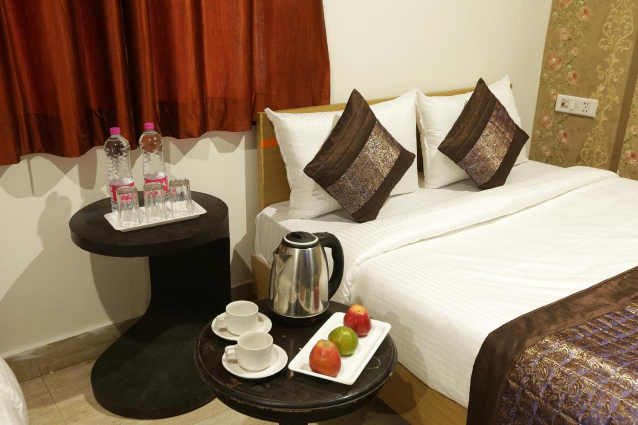 Hotel Square Stay New Delhi Exterior photo