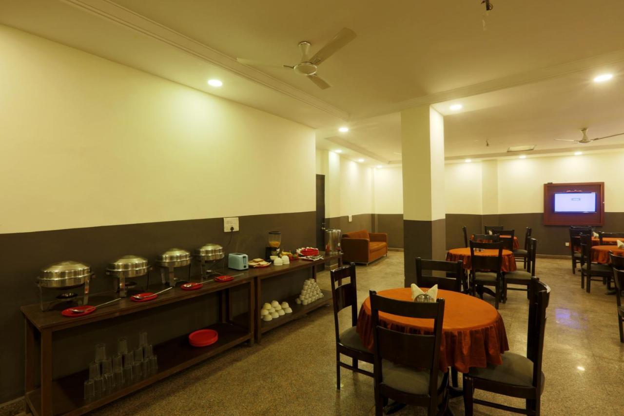 Hotel Square Stay New Delhi Exterior photo